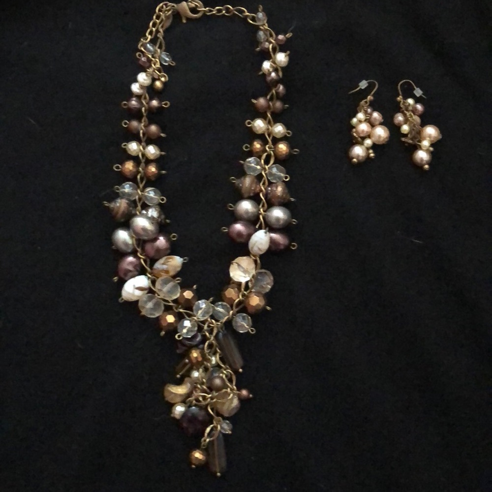 Necklace and earrings set